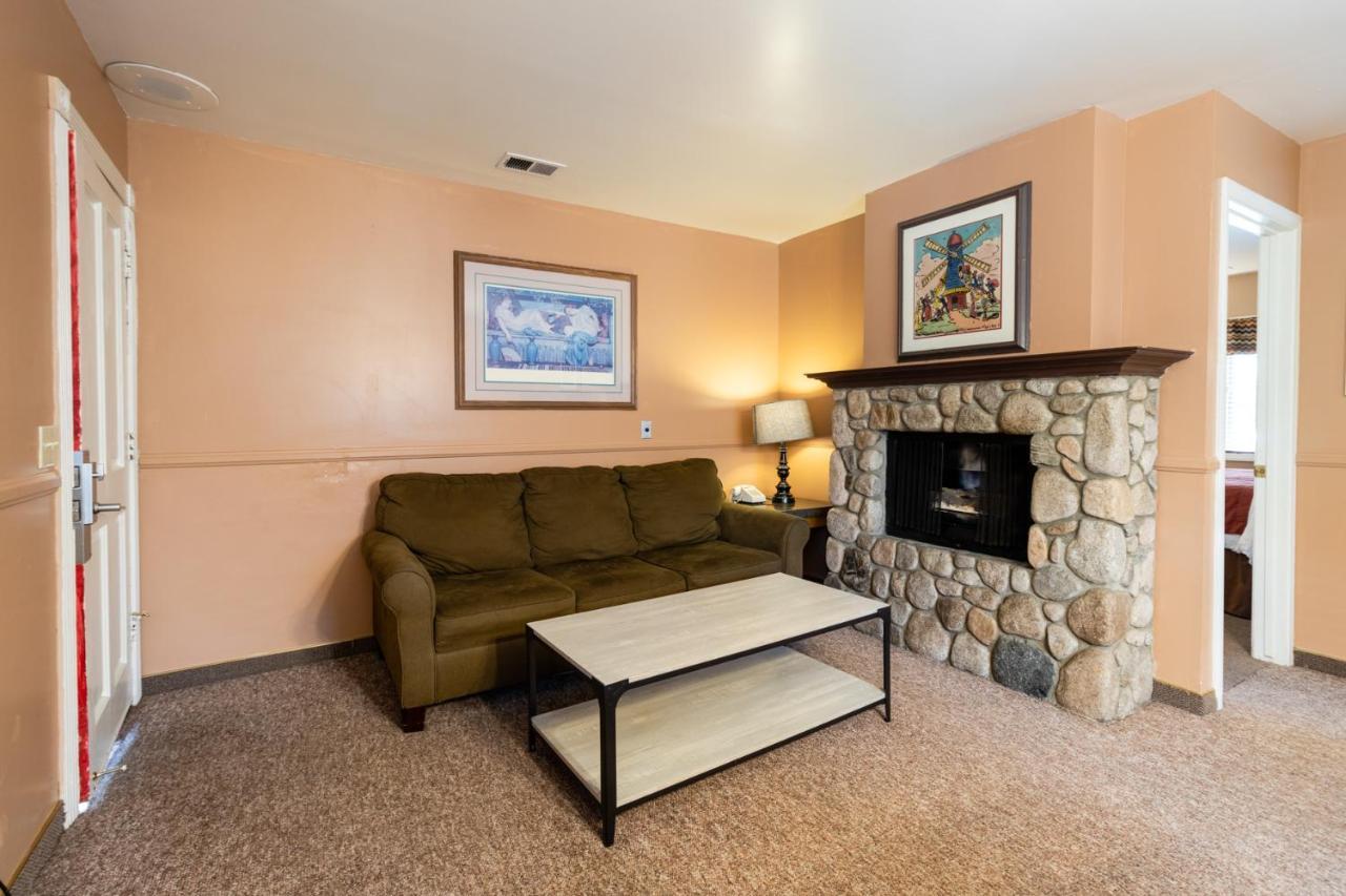 Saddleback Inn At Lake Arrowhead Exteriér fotografie